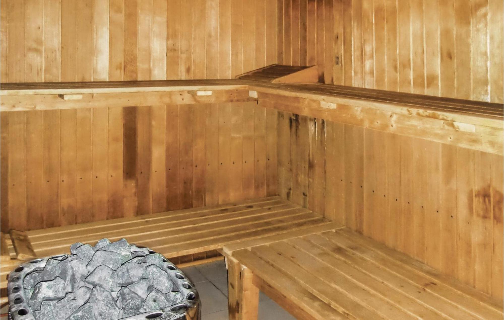 Amazing Home In Kolczewo With Sauna ภายนอก รูปภาพ