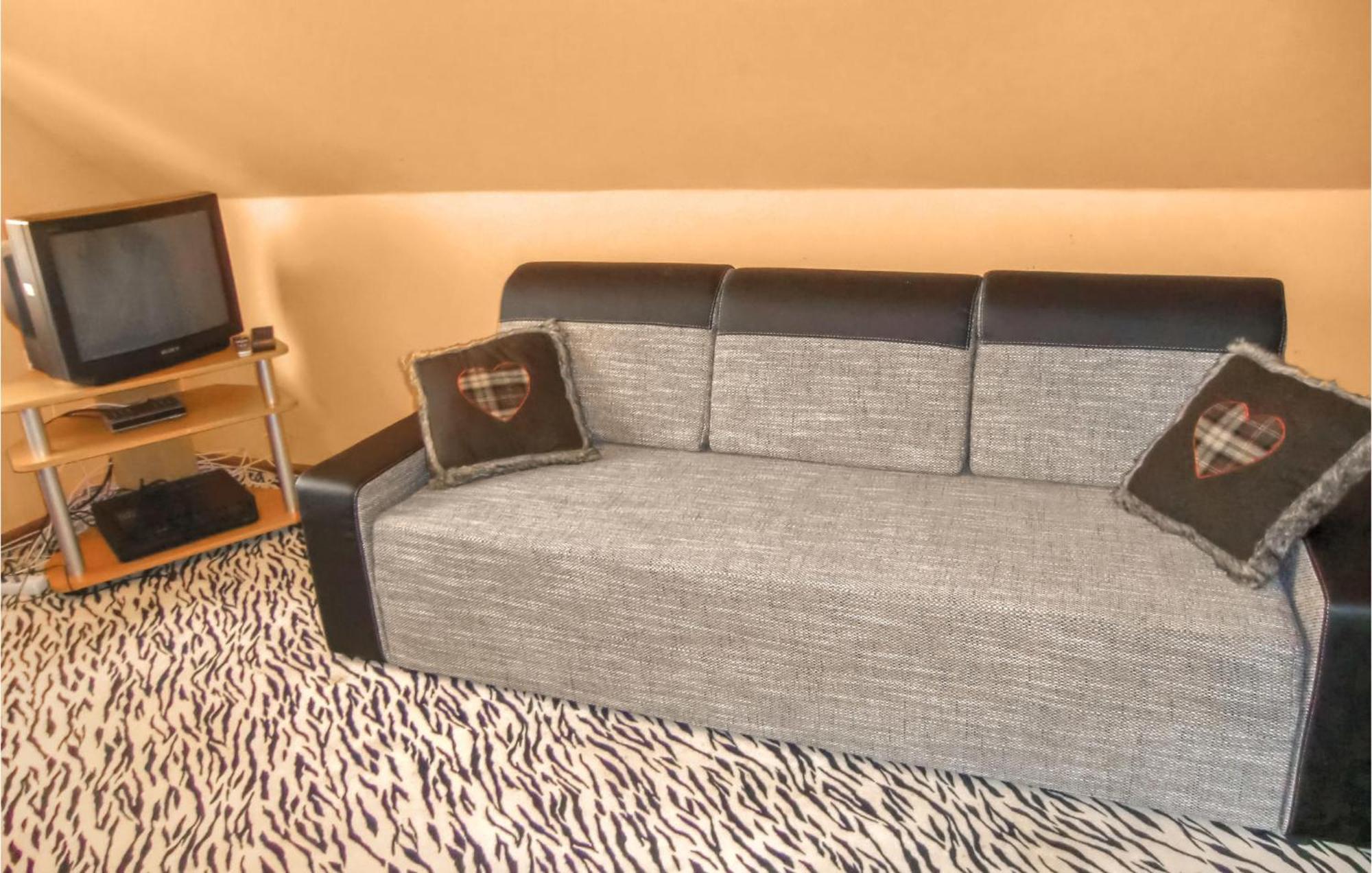 Amazing Home In Kolczewo With Sauna ภายนอก รูปภาพ